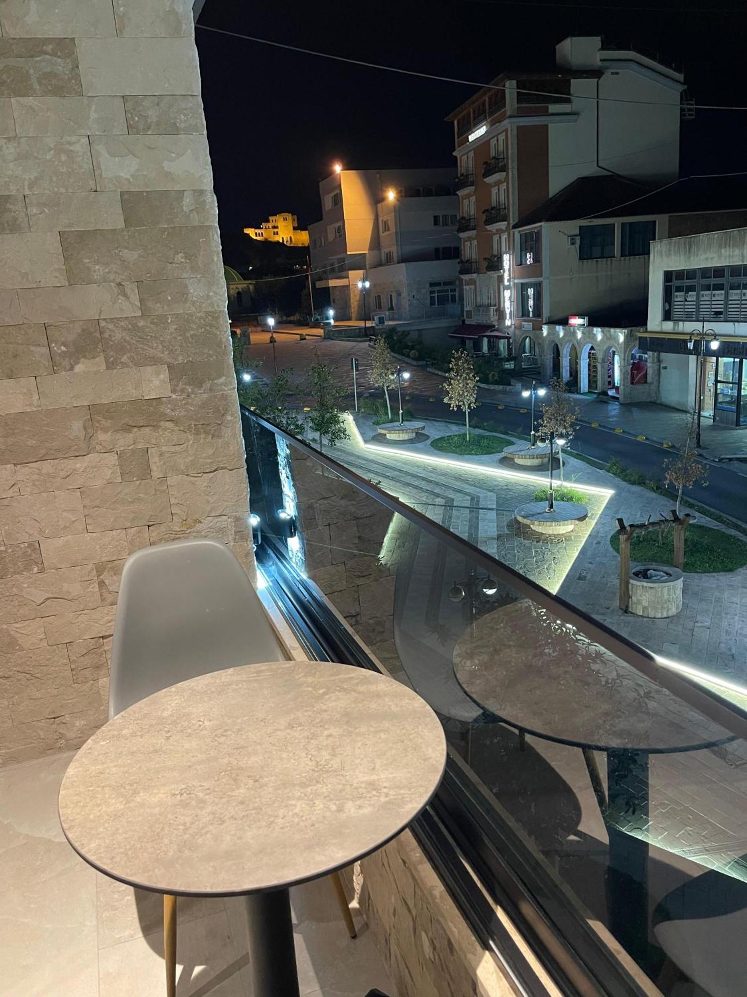 Stone Bazaar Hotel Krujë